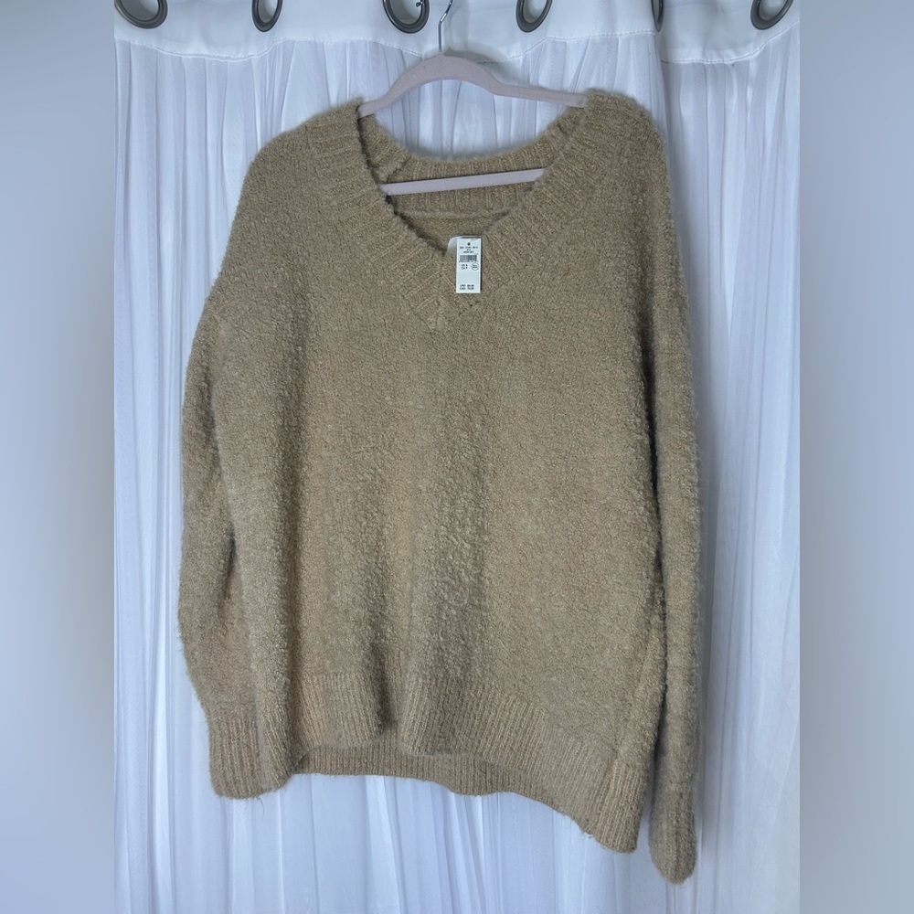 NWT Aerie Soft Tan V-Neck Sweater